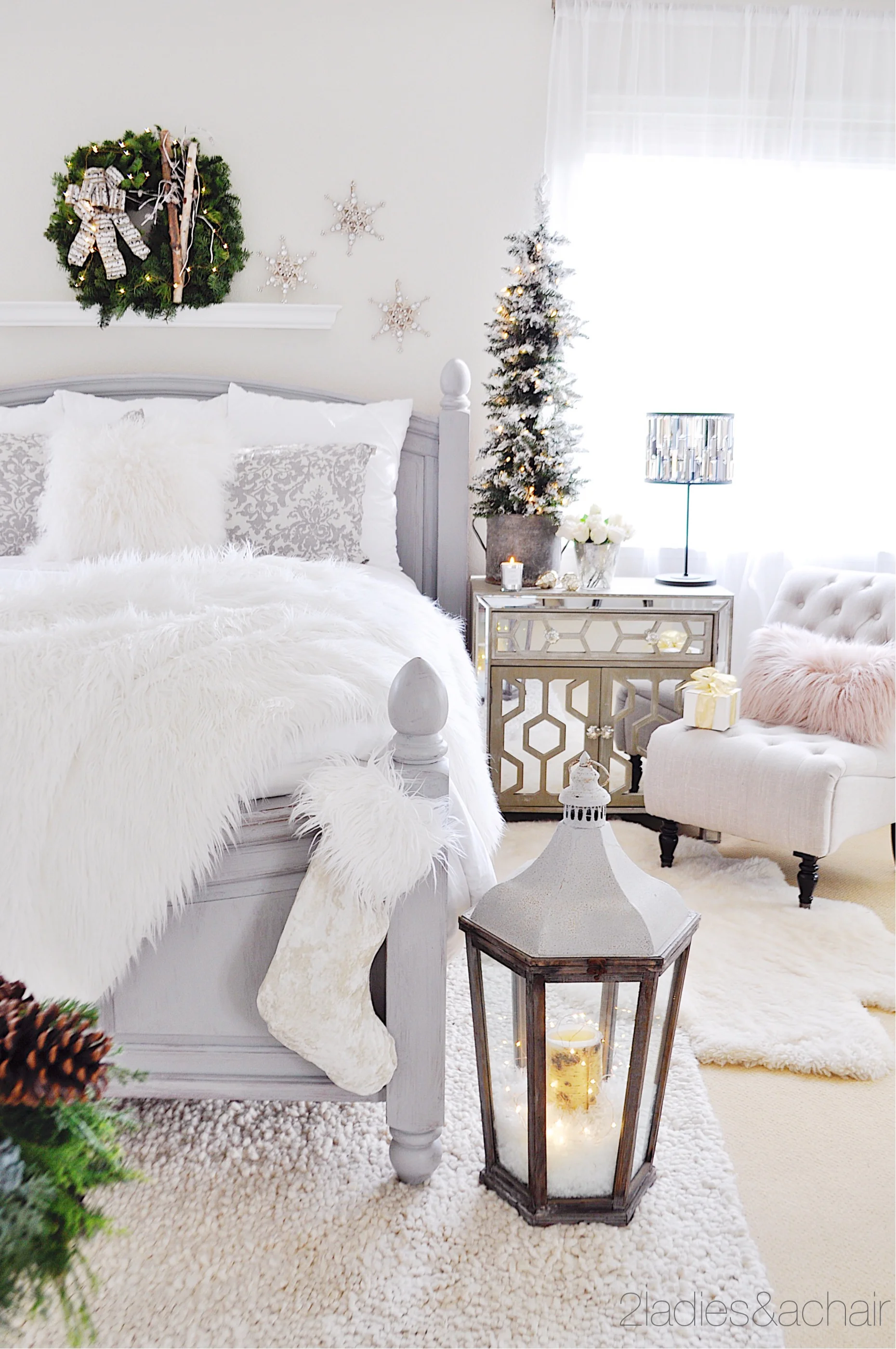 Simple Christmas Decor Ideas For Your Bedroom