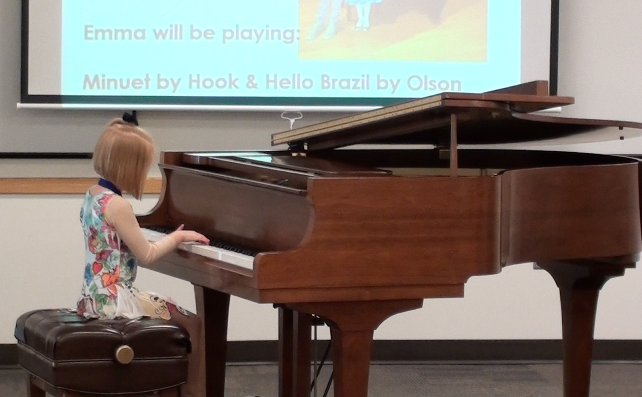 6 year old pianist!