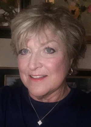 Sherry Rhyno, owner and gallery director of Gallery 31 Fine Art, believes in giving back to the community. She co-chairs the Orleans Cultural District, an distinction bestowed upon the Town of Orleans by the Massachusetts Cultural Council.