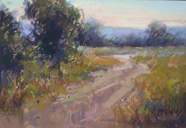 &ldquo;Something Waits,&rdquo; pastel en plein air by @rgmckinley, is a 9&rdquo;w by 6&rdquo;h gem. Richard McKinley&rsquo;s plein air landscapes show a sensitivity to nature as he depicts the beauty of quiet places.  Remarkable.
#gallery31fineart #p