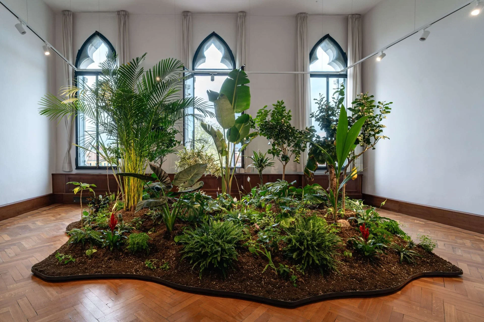 13AW_MONICA_DE_MIRANDA_GREENHOUSE_2024-scaled-scaled.jpg