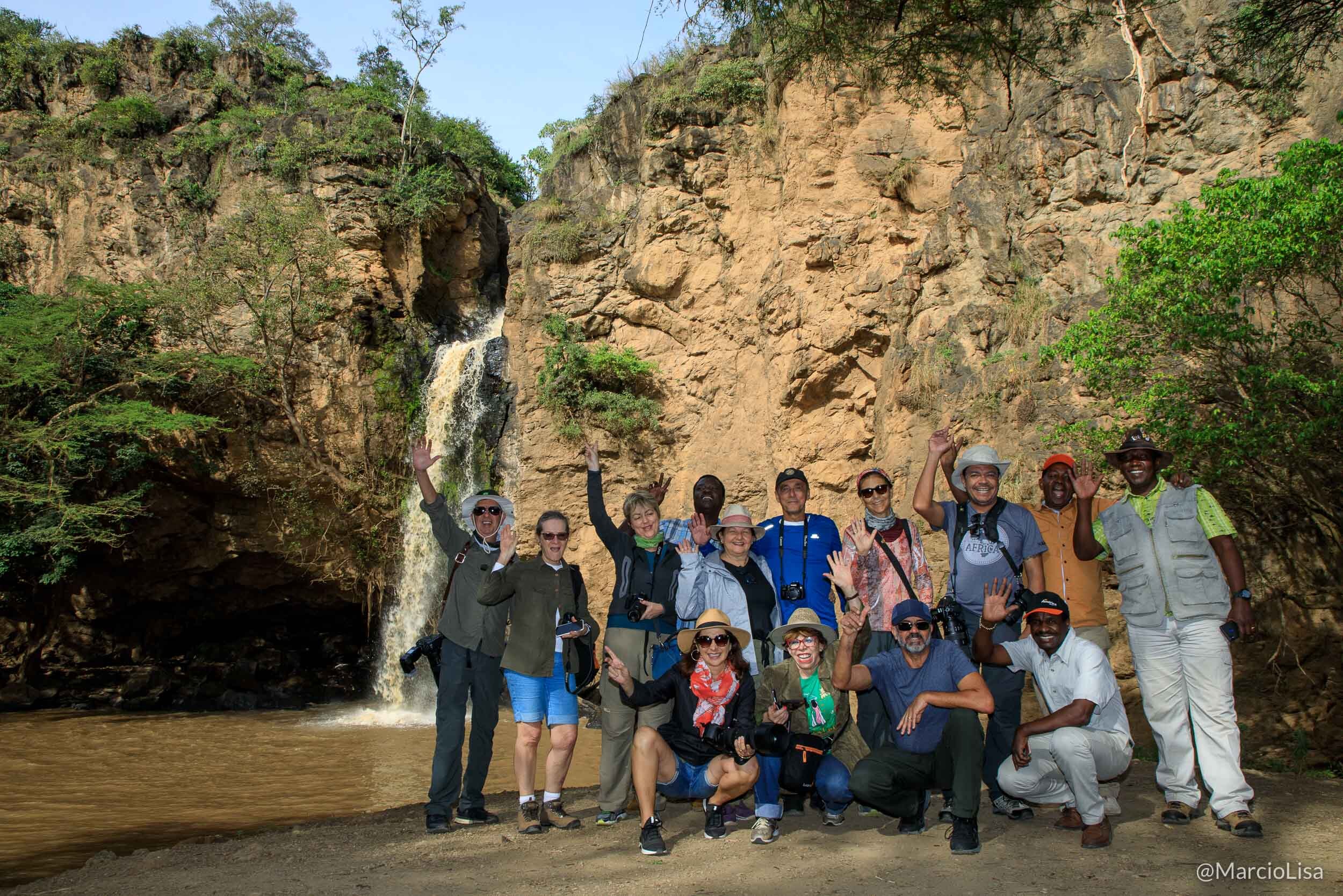 Nosso grupo na cachoeira Makalia no lago Nakuru, Quenia