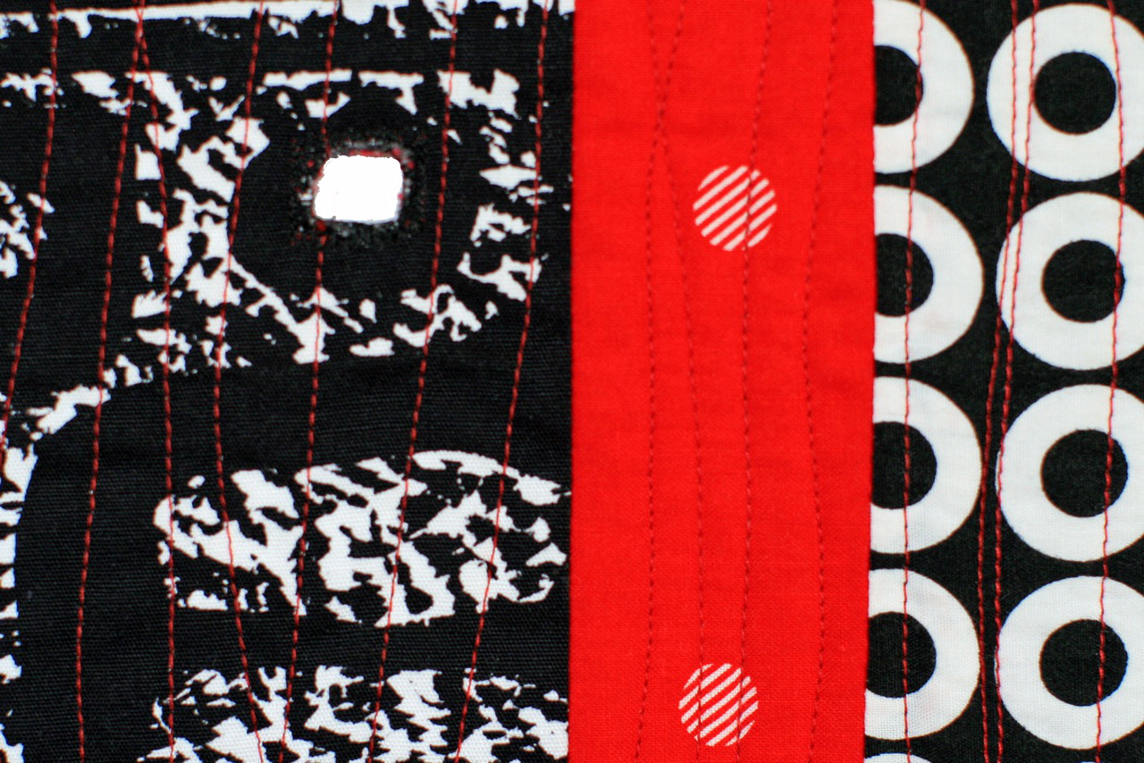 red_black4-det.jpeg