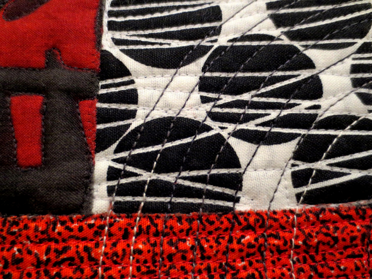 RedBlk3-nothing_blk_wht-detail-rev3.jpg
