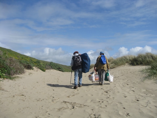 Judith Selby-Lang and Richard Lang at Kehoe Beach, Pt. Reyes National Seashore. Source: http://beachplastic.com/