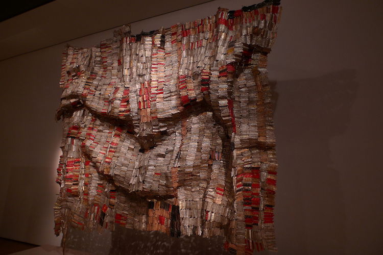 "Man's Cloth" (1998-2001), by El Anatsui. British Museum, Department of Africa, Oceania and the Americas. Source: https://commons.wikimedia.org