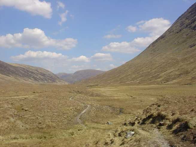 Gleann Fhiodhaig, Scotland. Source: https://commons.wikimedia.org/.