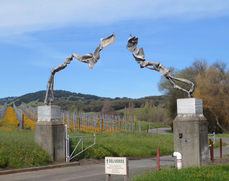 Mississippi River II (1966), by David Lynn. Cast aluminum on concrete piers.