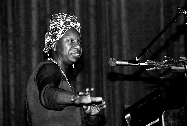 Nina Simone, Morlaix Concert in Bretagne, France (1982). Photo by Roland Godefroy. Source: https://commons.wikimedia.org