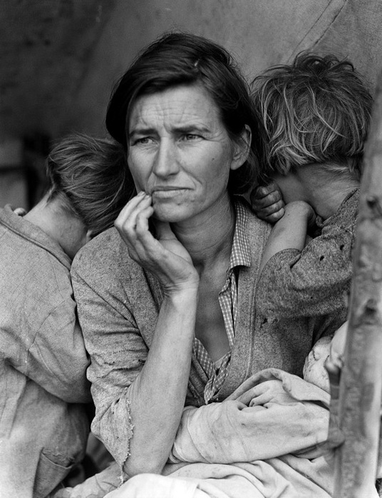 "Migrant Mother" (1936), by Dorothea Lange, Farm Security Administration. Library of Congress. Source: https://commons.wikimedia.org/