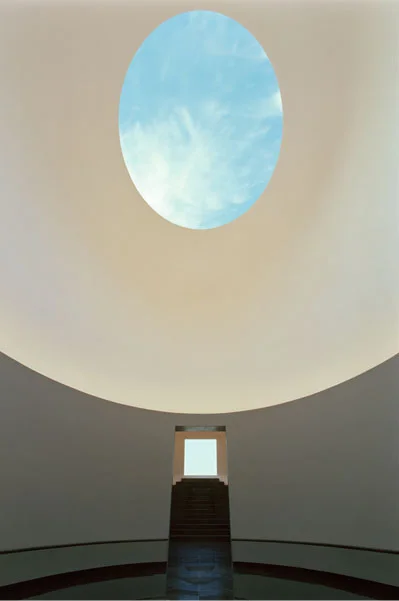 " Skyspace. Twilight Resplendence" (2012), by James Turrell. The Museum San, Oak Valley, Wonju, South Korea. Source: http://www.museumsan.org