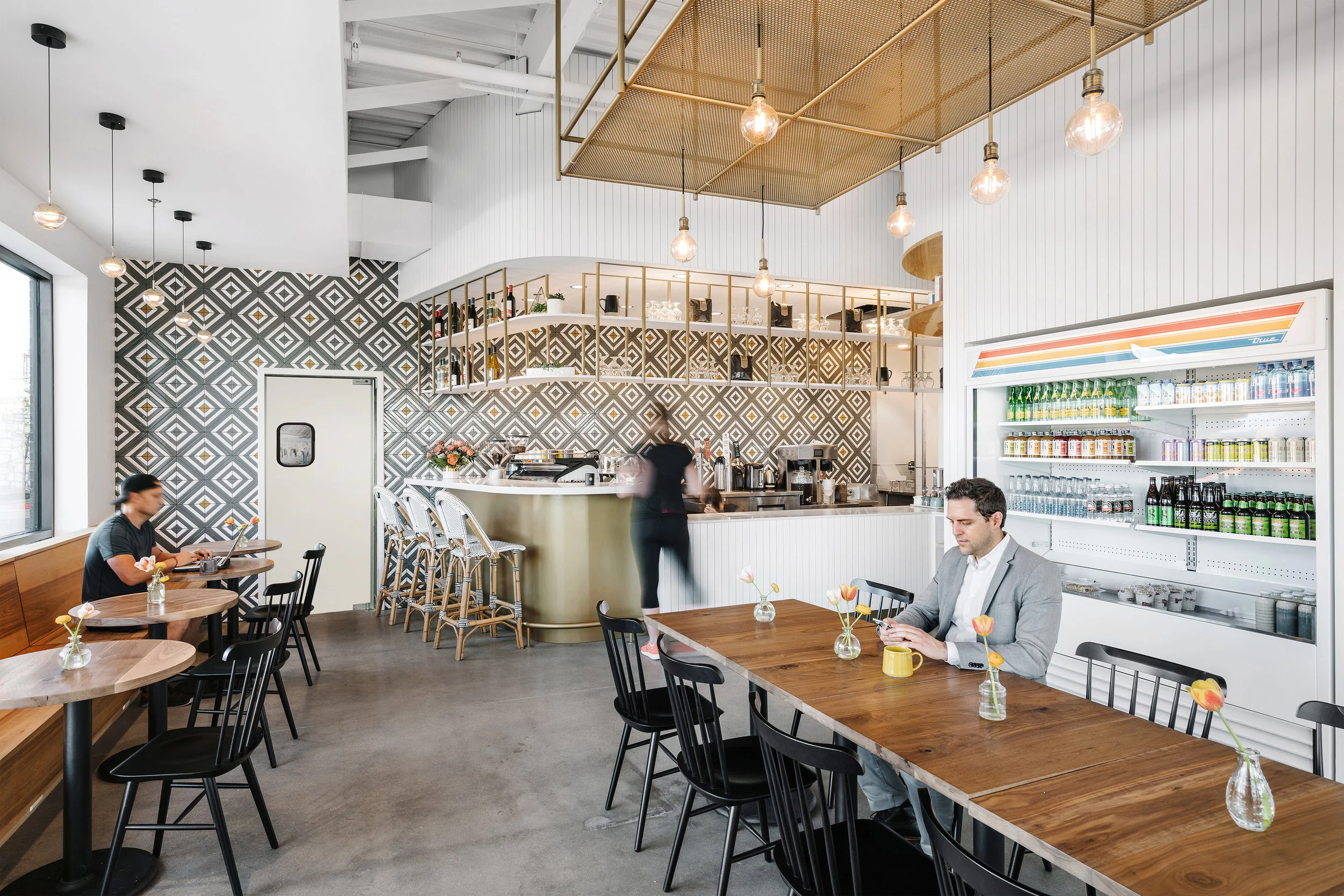 03 Alive + Well Austin by Matt Fajkus Architecture_Photo by Chase Daniel .jpg