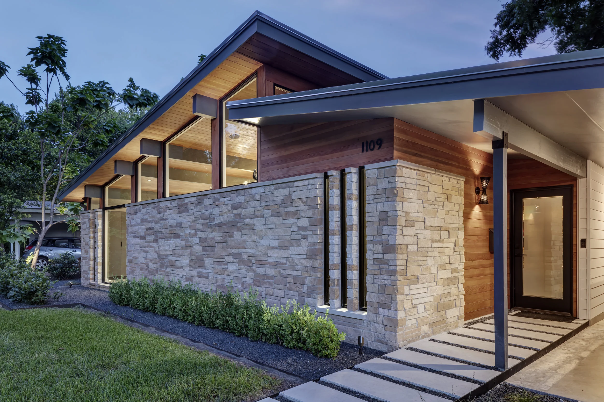 19 Re-Open House by Matt Fajkus Architecture - Photo by Charles Davis Smith.jpg