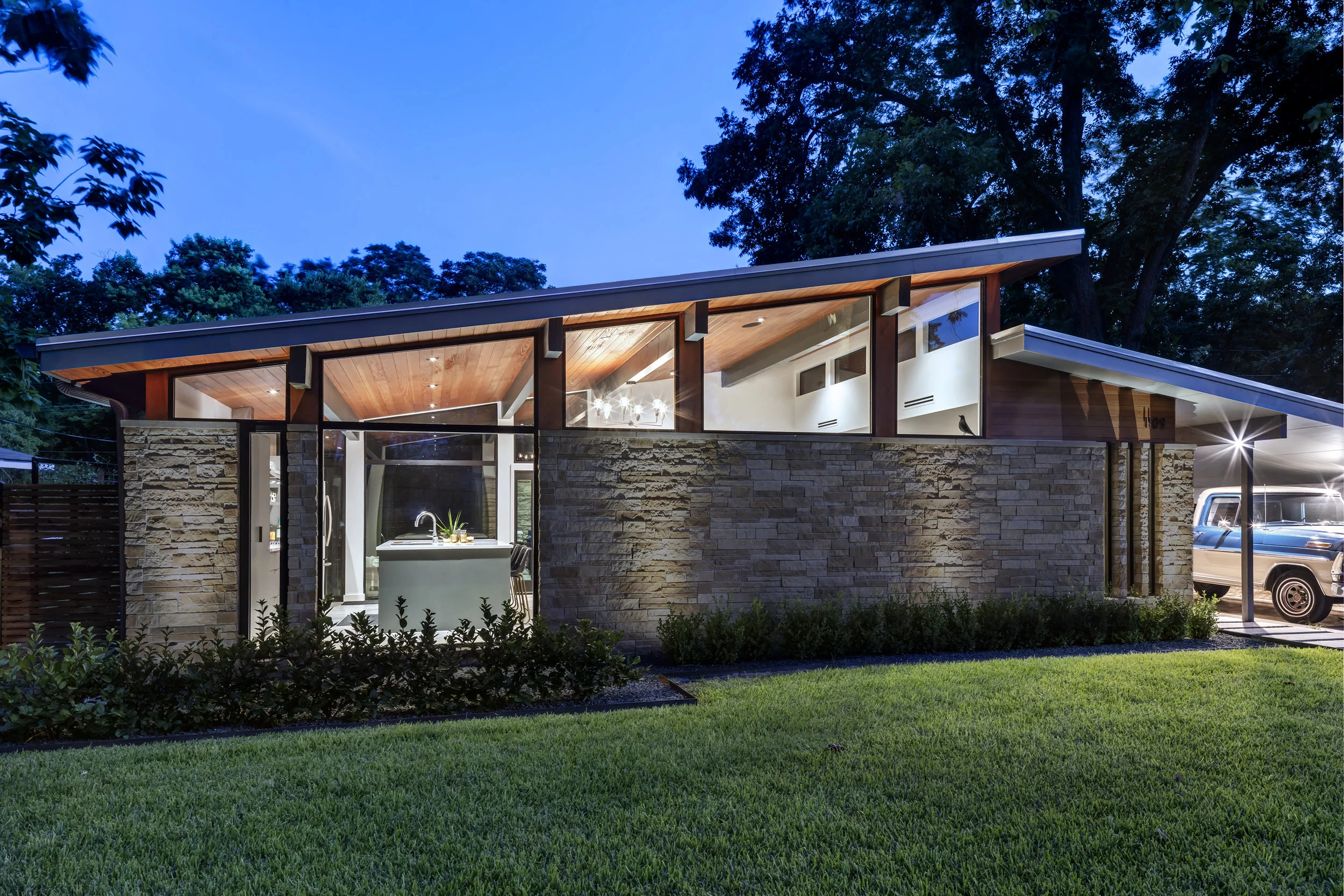 20 Re-Open House by Matt Fajkus Architecture - Photo by Charles Davis Smith.jpg