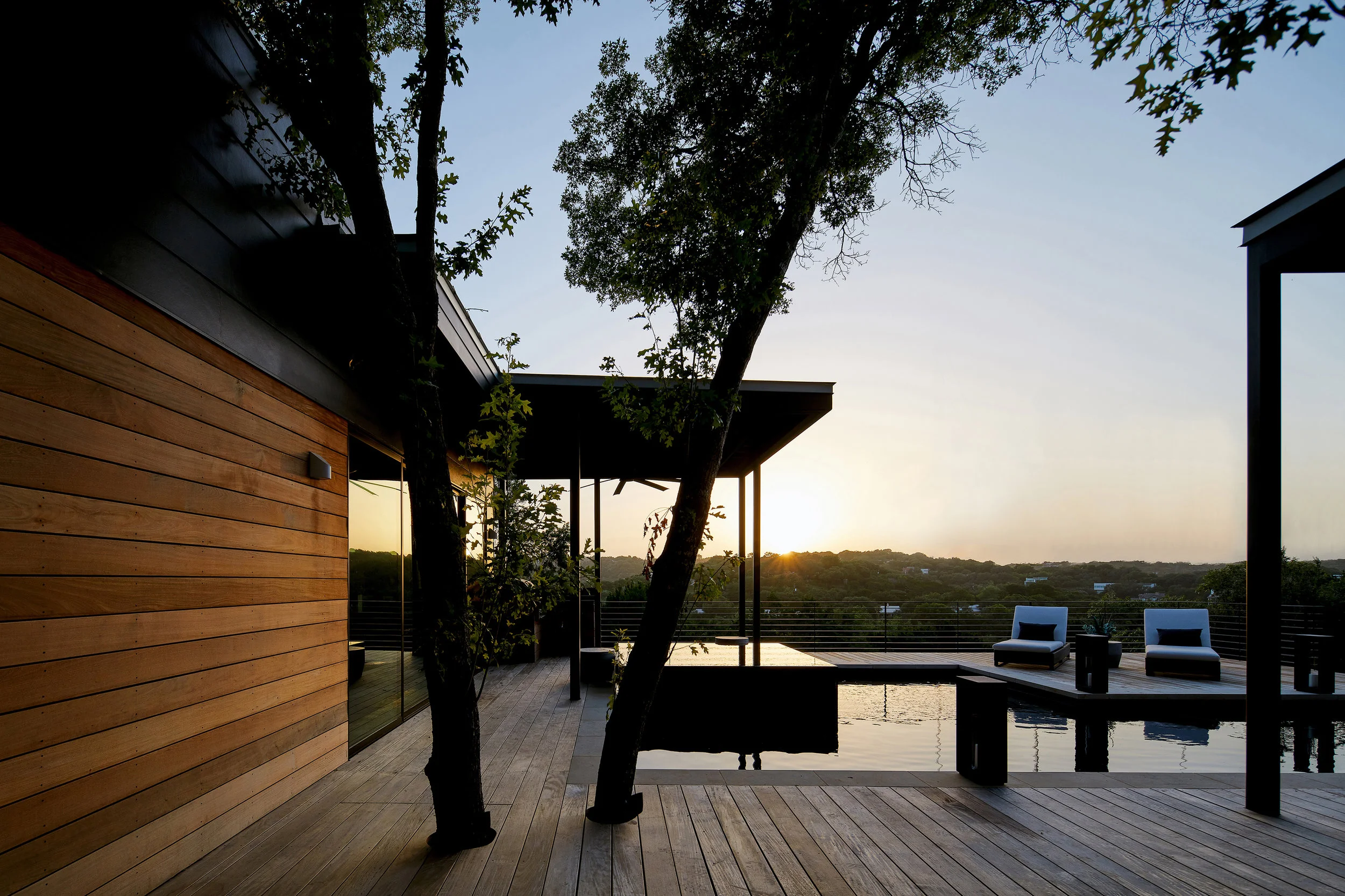 01 Via Media Residence by Matt Fajkus Architecture. Photography by Leonid_Furmansky.jpg