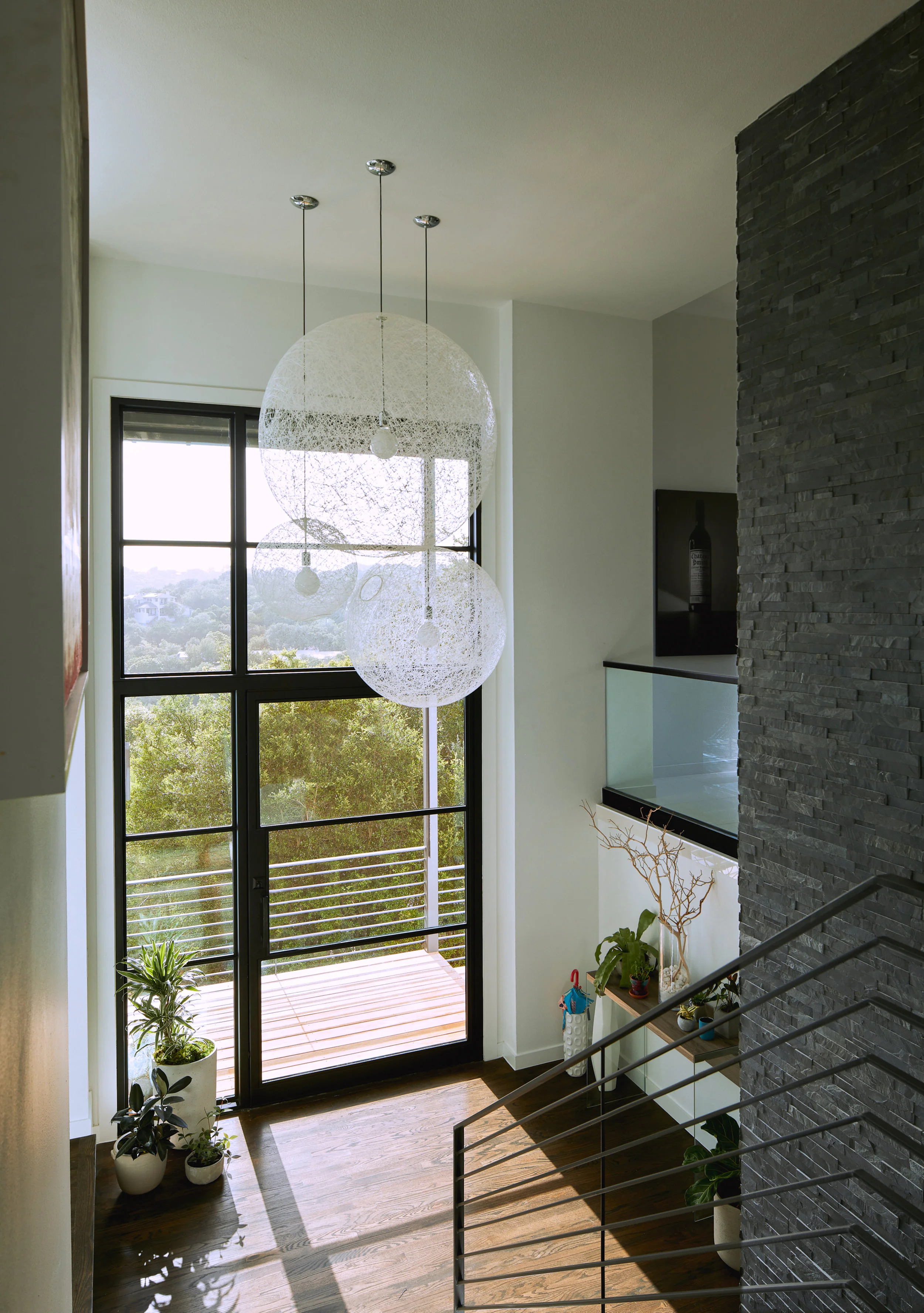 06 Via Media Residence by Matt Fajkus Architecture. Photography by Leonid_Furmansky.jpg
