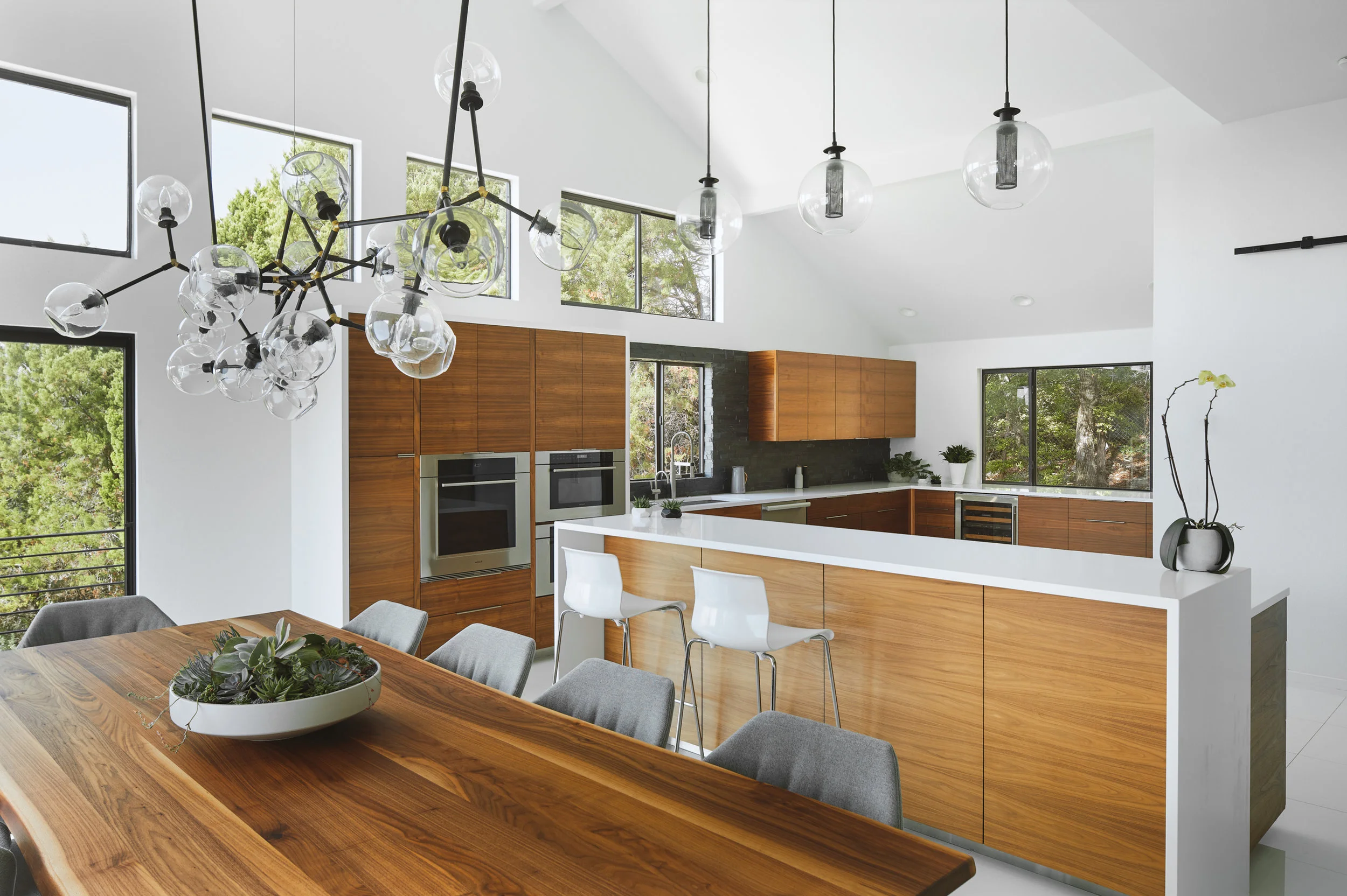 07 Via Media Residence by Matt Fajkus Architecture. Photography by Leonid_Furmansky.jpg