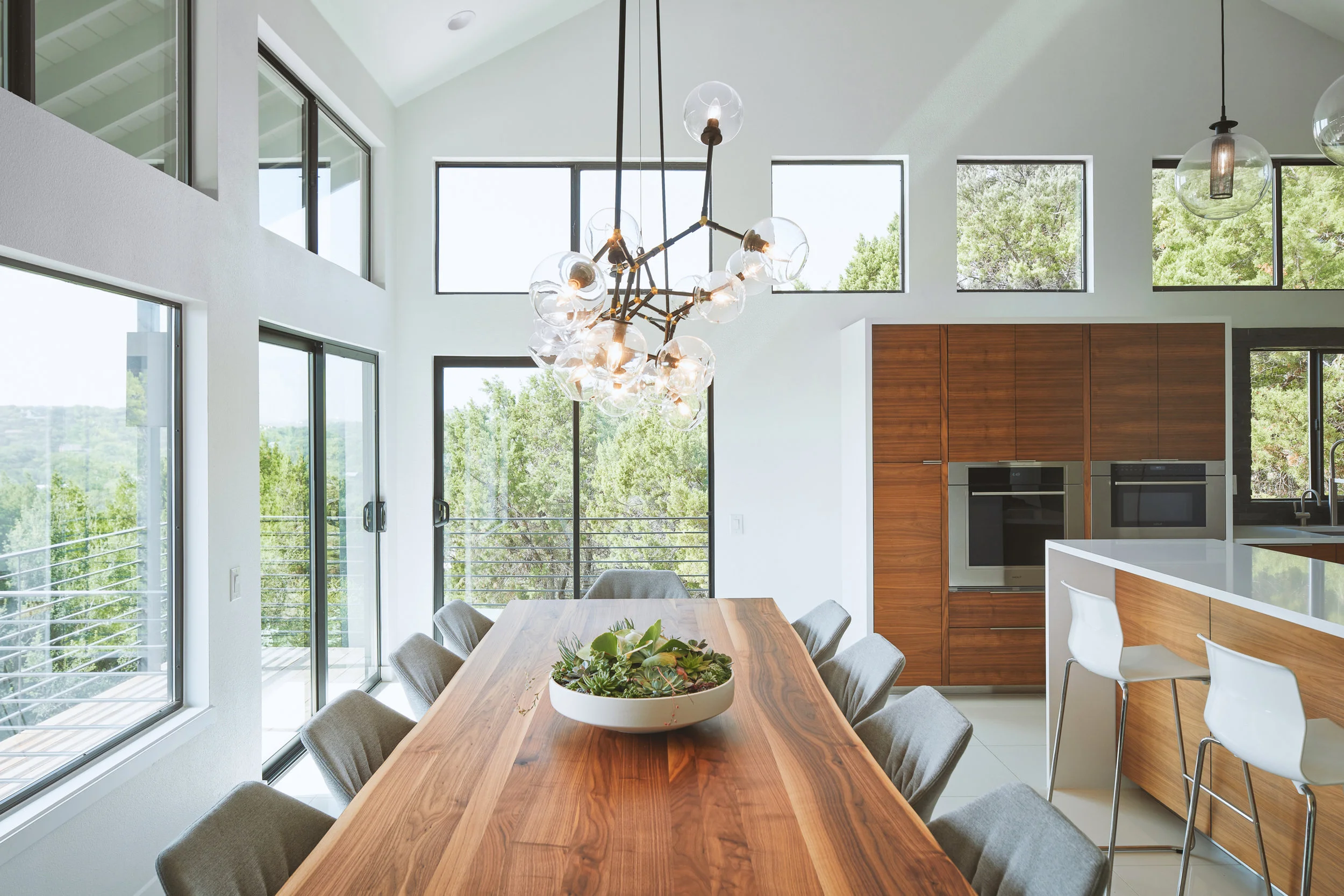 08 Via Media Residence by Matt Fajkus Architecture. Photography by Leonid_Furmansky.jpg
