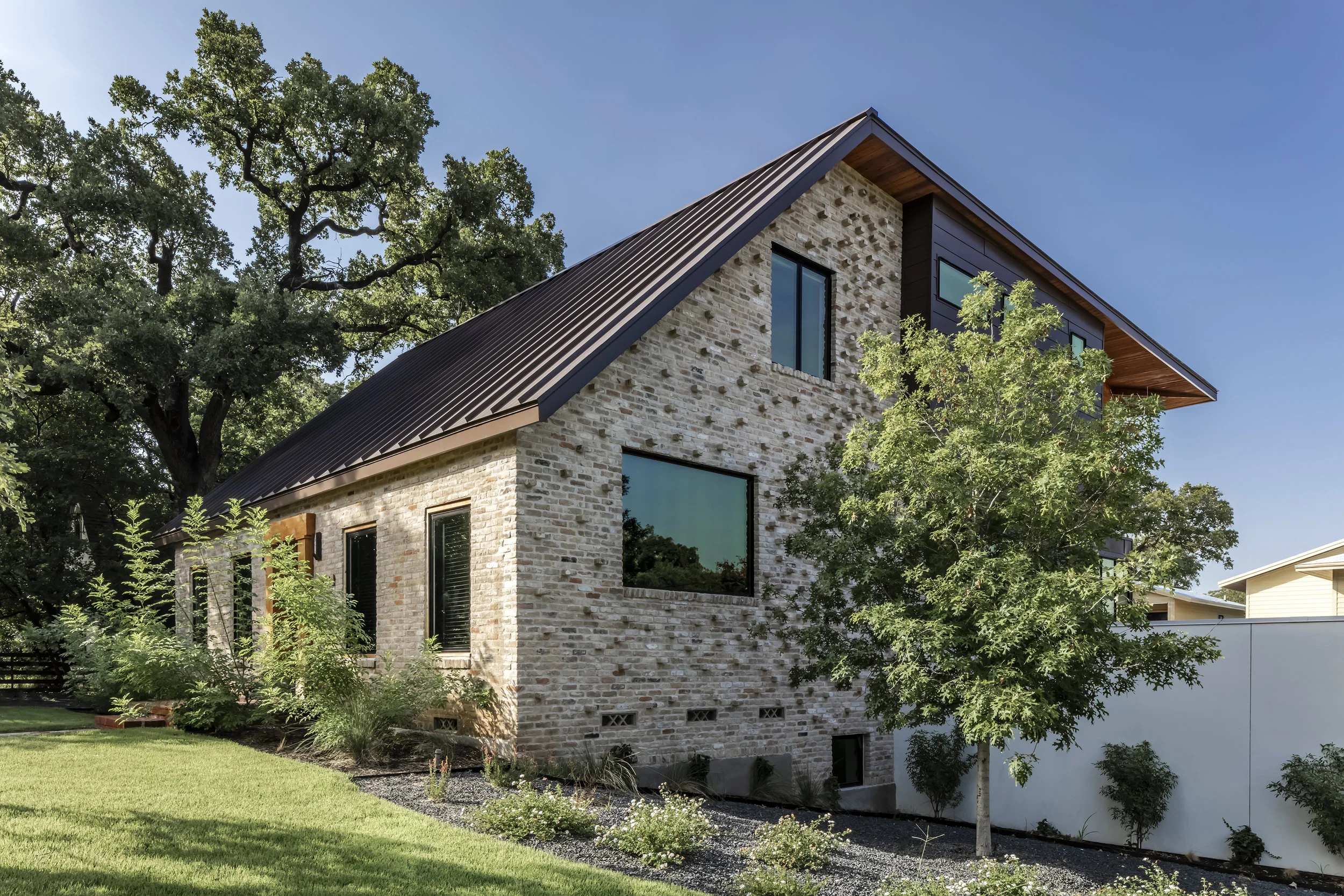 04 Mullet House by Matt Fajkus Architecture. Photo by Charles Davis Smith.jpg