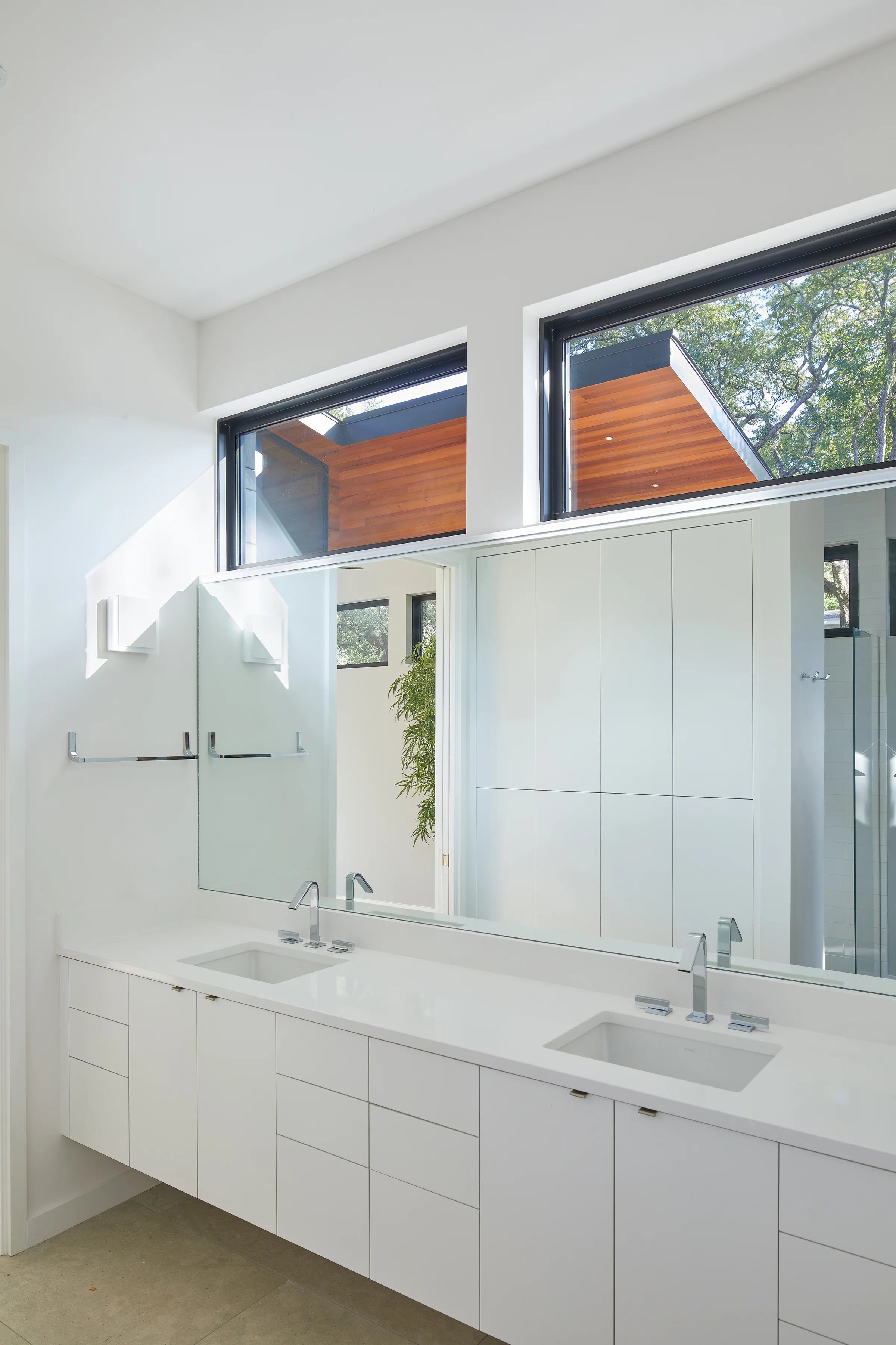 15-Ridgewood Residence by Matt Fajkus Architecture. Photo by Leonid Furmansky.jpg