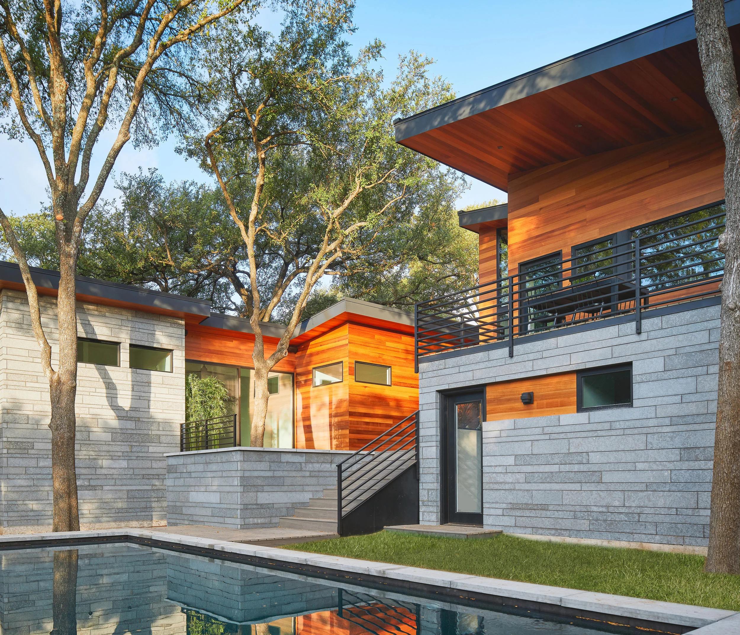 25-Ridgewood Residence by Matt Fajkus Architecture. Photo by Leonid Furmansky.jpg