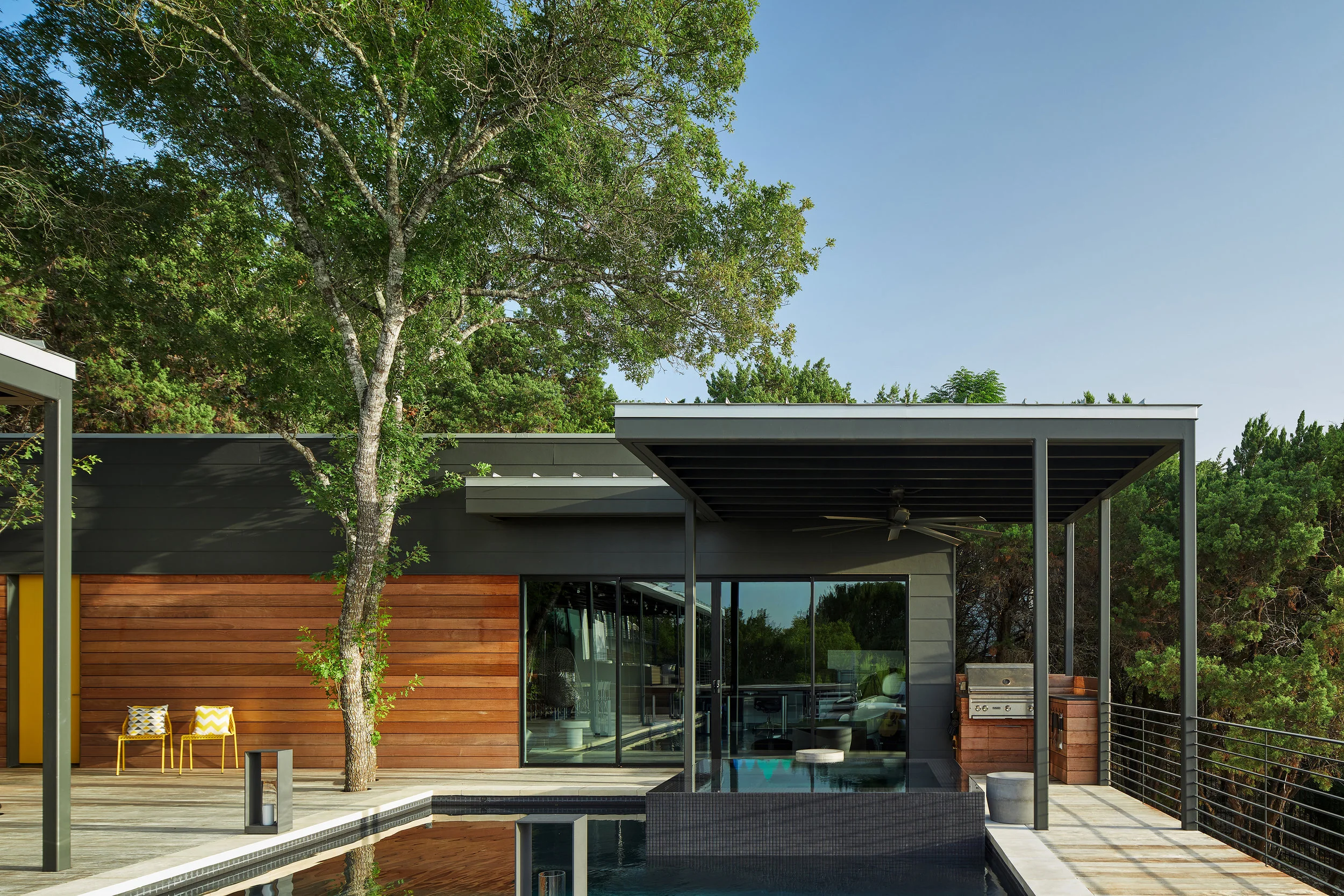 19 Via Media Residence by Matt Fajkus Architecture. Photography by Leonid_Furmansky.jpg
