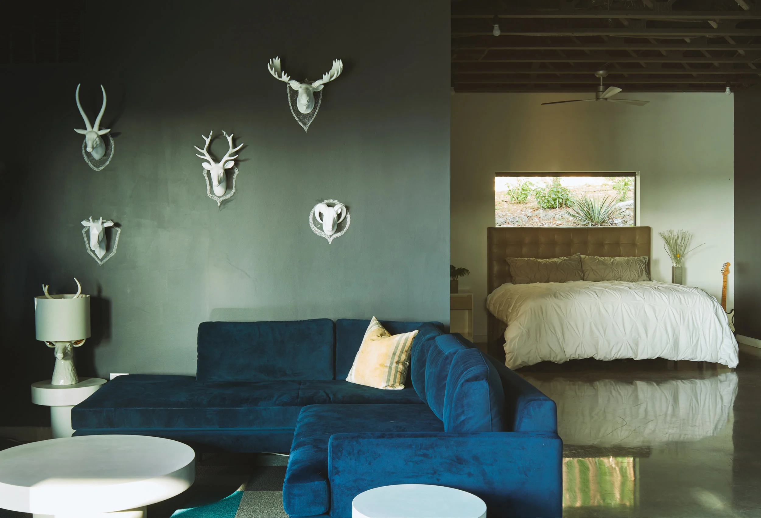 21 Via Media Residence by Matt Fajkus Architecture. Photography by Leonid_Furmansky.jpg
