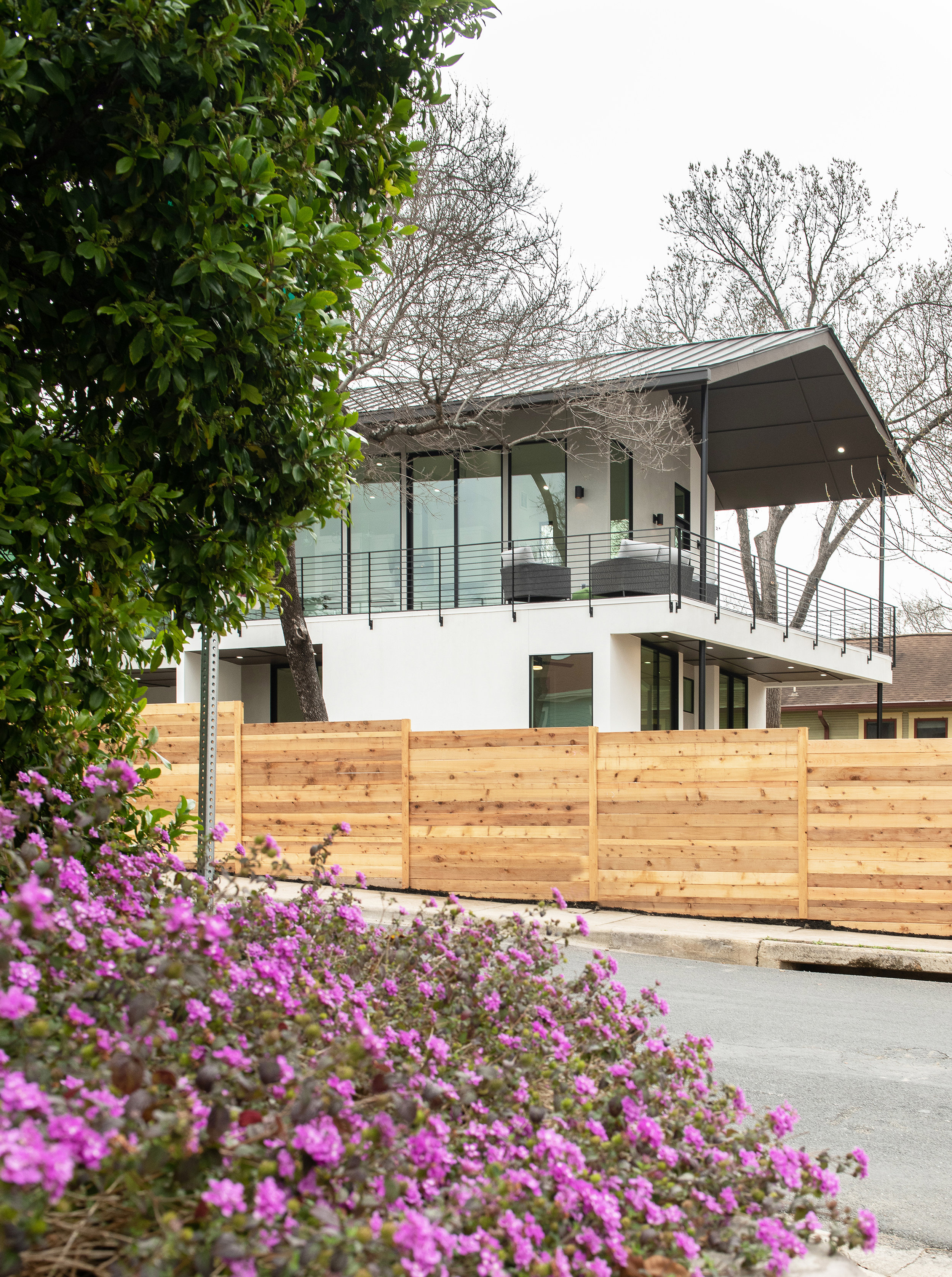 19 Curve Street Residence by Matt Fajkus Architecture. Photo by Casey Woods.jpg