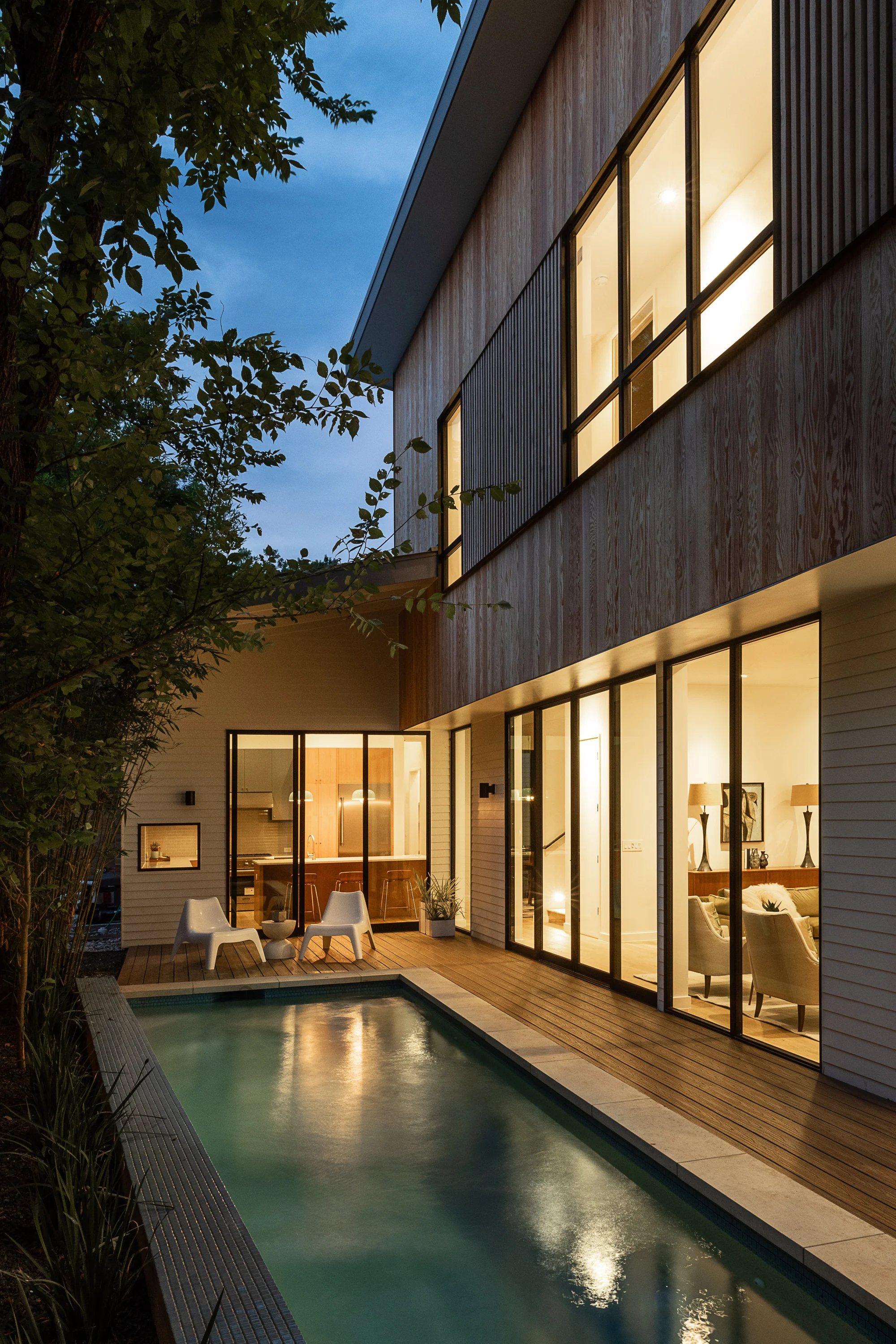 Split House by Matt Fajkus Architecture. Photo 2 by Casey Woods.jpg