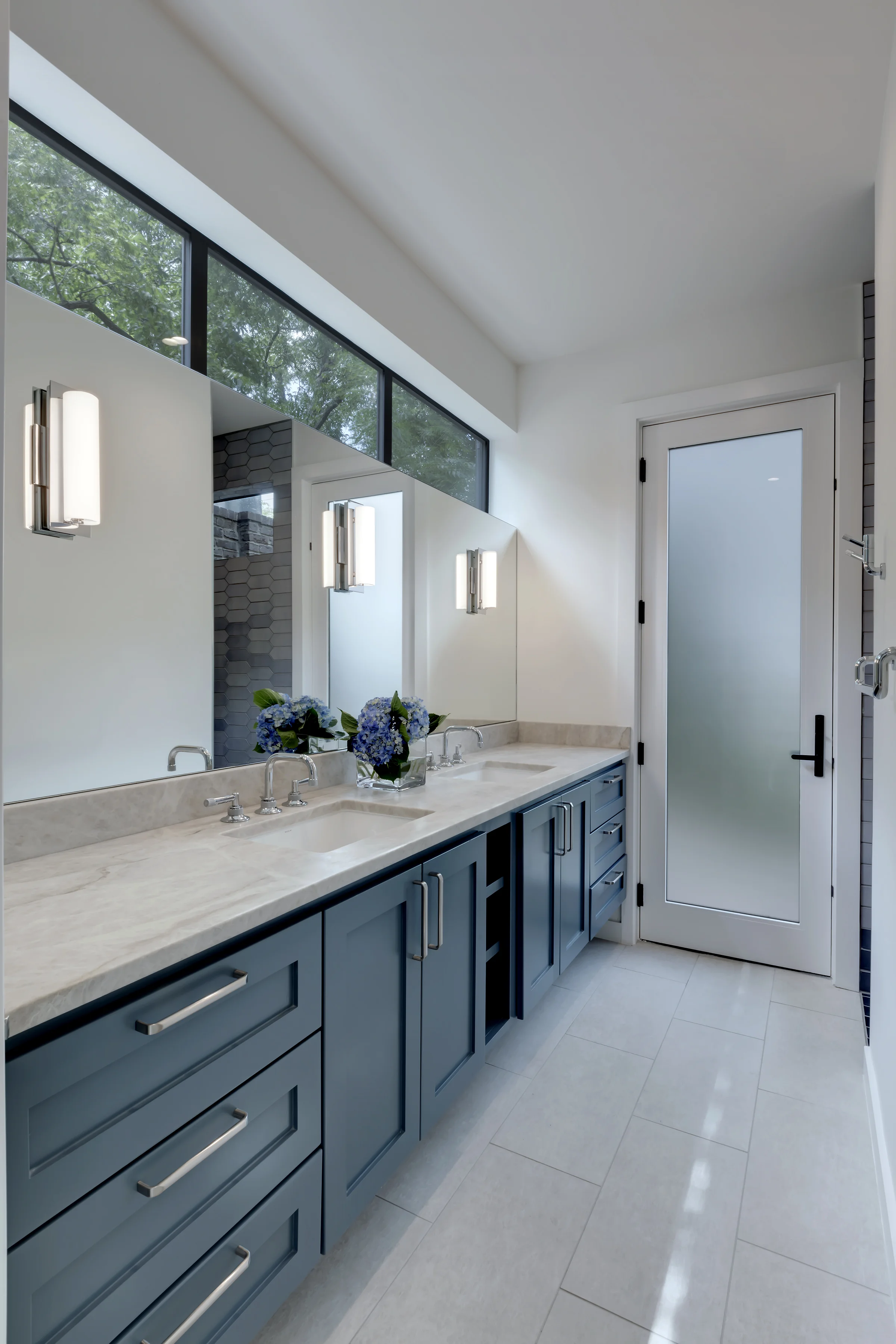 Hewn House by Matt Fajkus Architecture. Photo10 by Charles Davis Smith.jpg