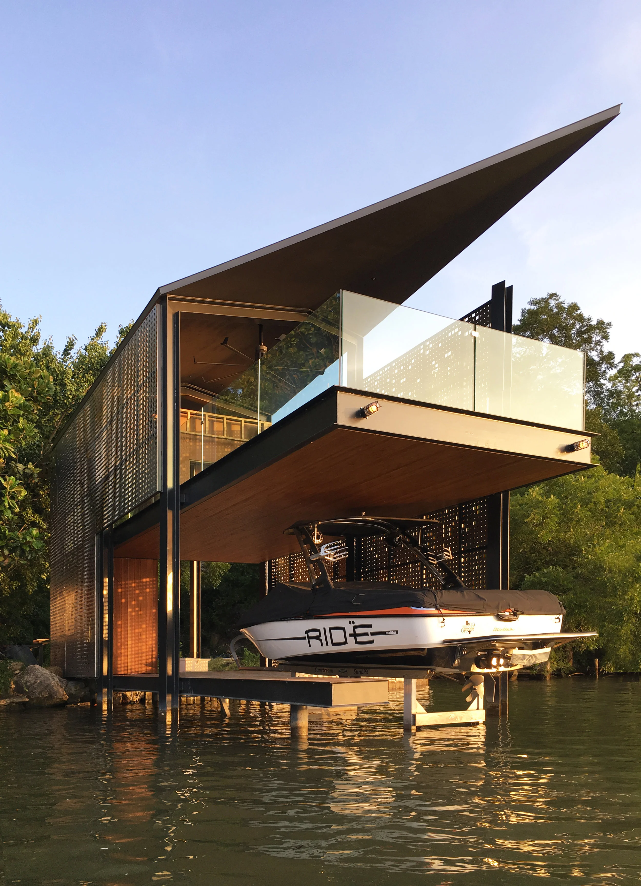 Filtered Frame Dock by Matt Fajkus Architecture. Photo by MF.jpg