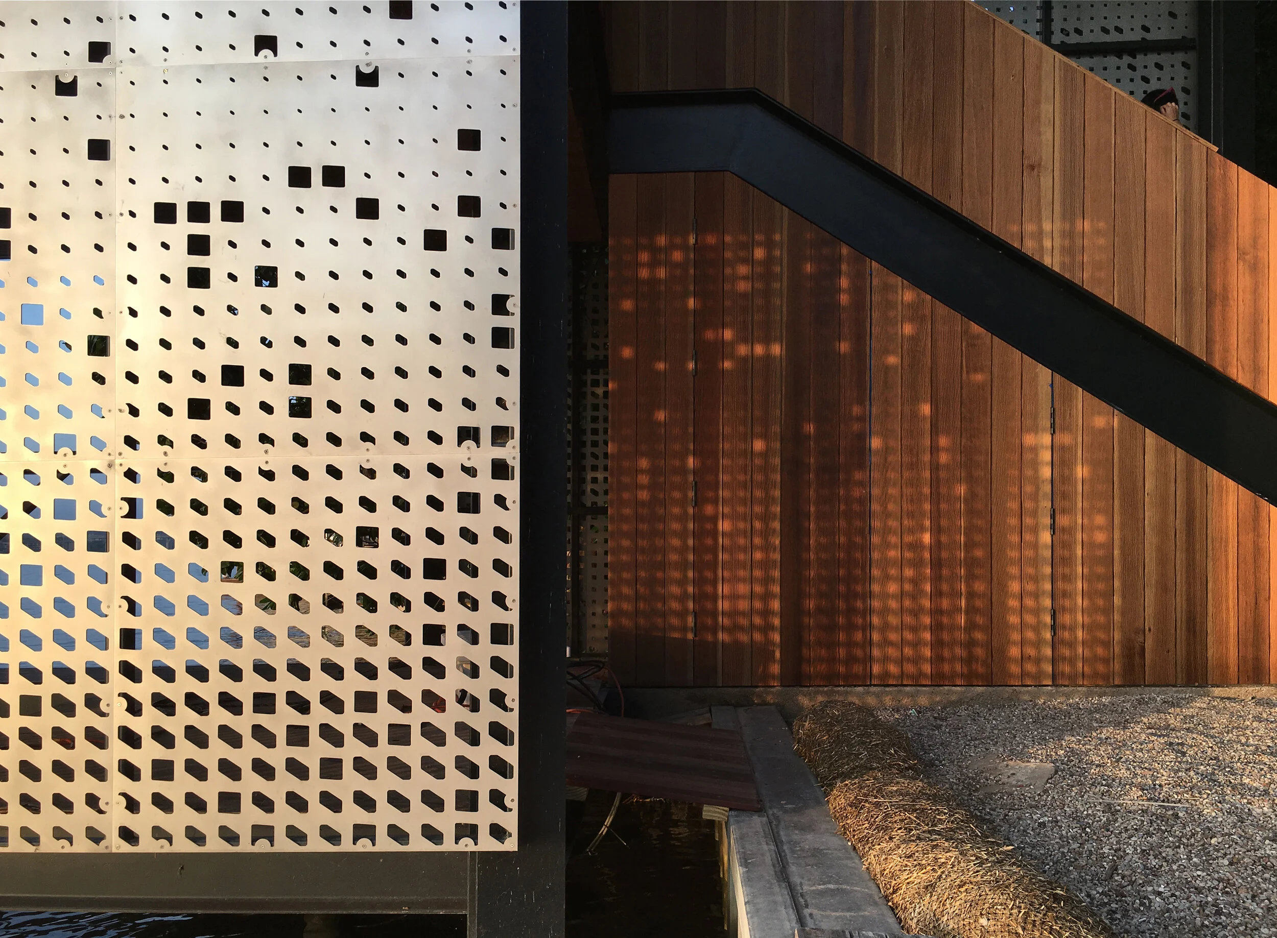 10 Filtered Frame Dock by Matt Fajkus Architecture - Photo by MF Arcitecture.jpg