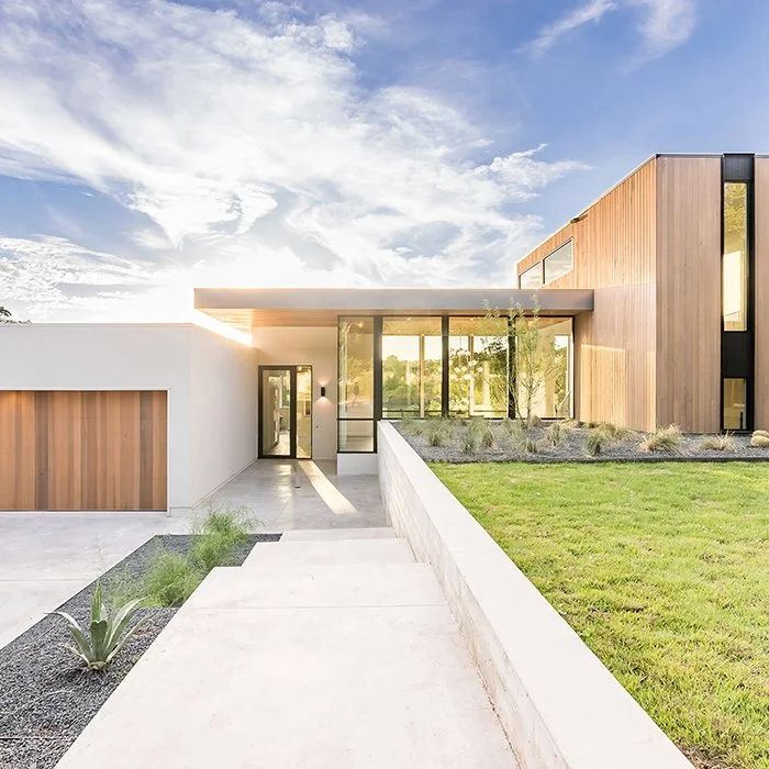 BRACKETED SPACE HOUSE