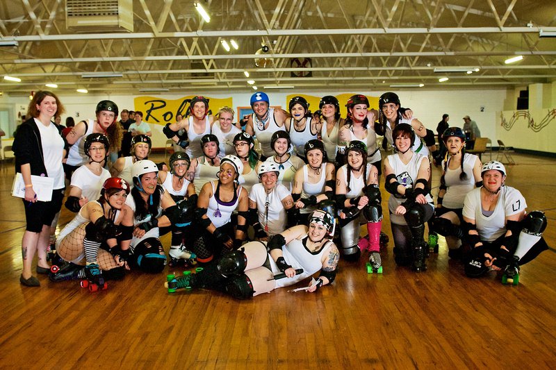 TEAM WHITE Captain: Butch Bombshell 14 Co-Captain: Slay's Anatomy 99 Bench Coach: Batsy Thunderbolt 13 Ballzonya 0-0 Big Banger 13.7 Cha Cha Chingona UN0 (co-founder of the league) Collete RL Jammage 19 Harriet the Thighs 1970 Hermione Gank Ya 216 Kitty N. PInk 34a Knitta Mortis K1P2 Knuckles Kidman 85 Kymm Clark 810 Lewd A. Chris 2468 Lexicon 12oz. (Jennie Smalls) Little Miss Dangerous 7 Michelle O Bomb Ya 4 Naomi Cannibal 5'9 Pee Wee Vermin AHH!!11! Riot Hrrl L7 Roof's on Fire 911 Scarlett JoHeadslam 1013 Queen McLightning (Kayleigh Havelka) 59 Sweet Krieg ÷0 Vamp Helsing 143