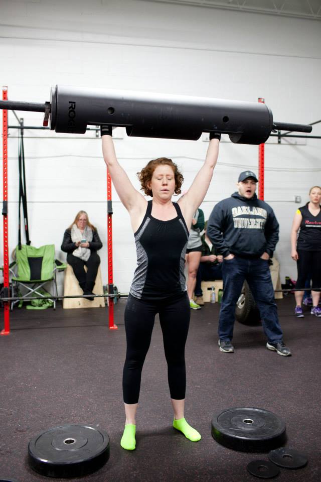 Strawberries 'n' Scream lifting in the BeYon Strong Strongwoman Contest, February 2015