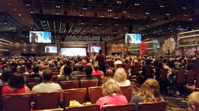 The main auditorium at the 50th Anniversary of Star Trek Convention in Las Vegas seats 6000 fans at what a fantastic atmosphere it was