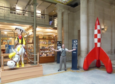 Stu is pictured here at the International Comic Book Museum in Brussels and what great icons of pop culture greet you upon entering the main foyer of the Museum!