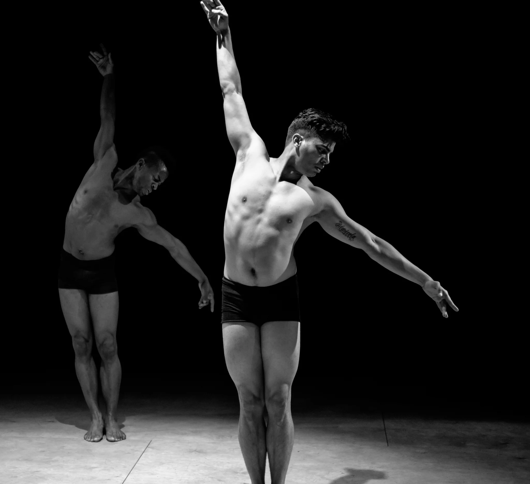 Alayo Dance Company, photo by Scott Tsuchitani (click to enlarge)