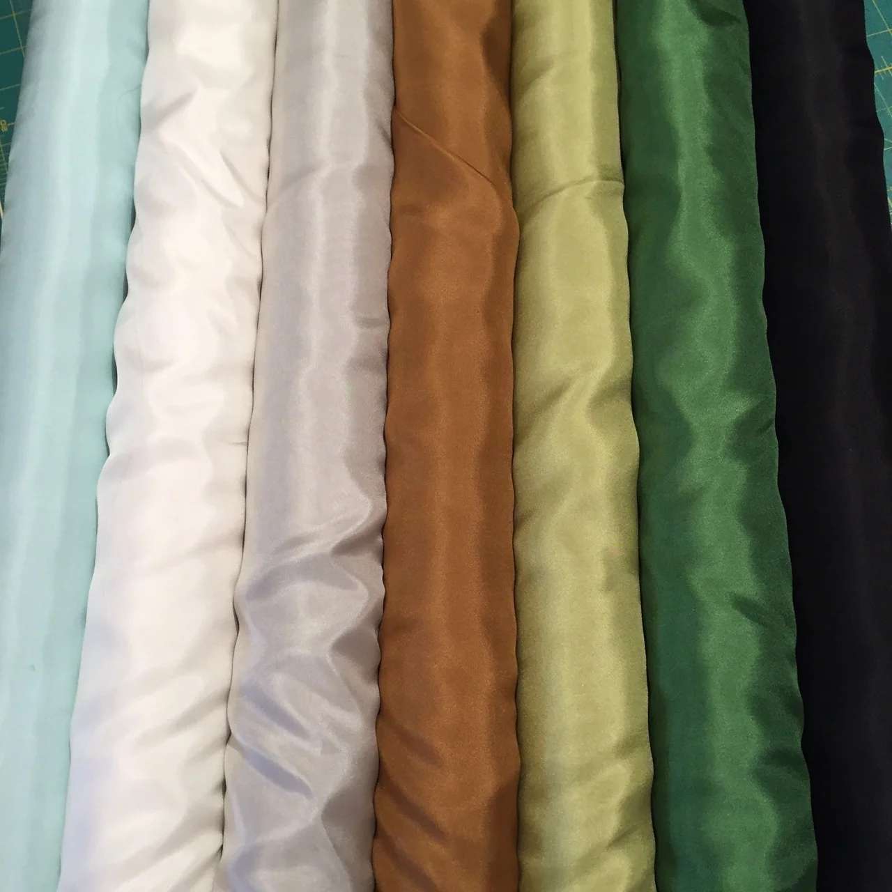 Our current selection of silk habutai, for a superb lining. Smooth and....silky!