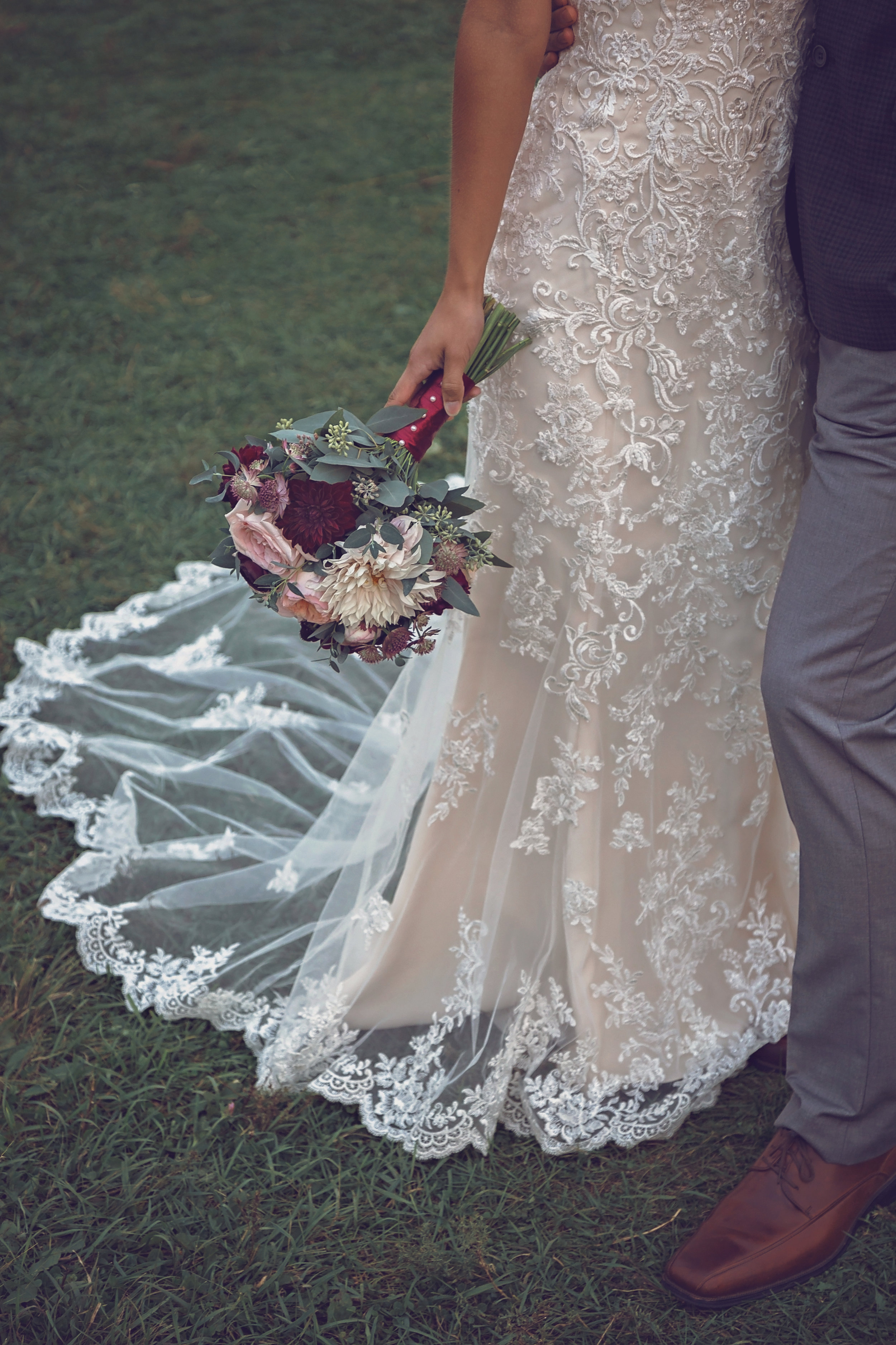 MINNESOTA WEDDING PHOTOGRAPHER | pAMELA hERNANDEZ bEAUTY | INSPIRE BRIDAL BOUTIQUE | INTUITION WEDDINGS BY ID PHOTOGRAPHY