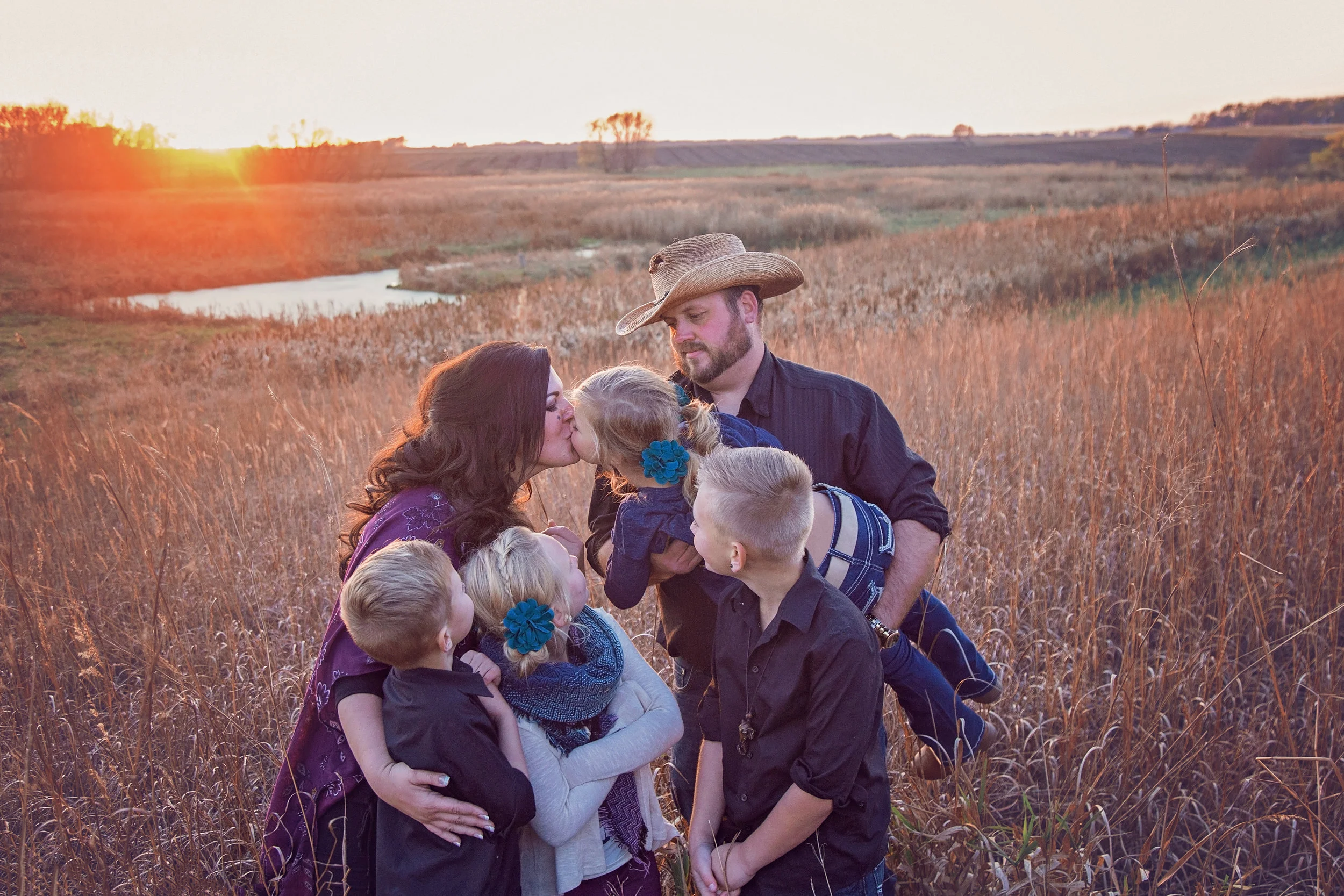 Mankato Family Photographer- FallPrairieSession-TheStrattons-7289.JPG