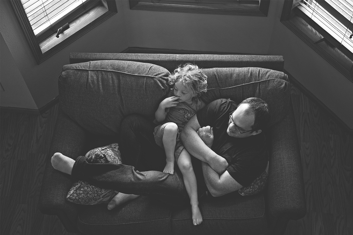 MankatoFamilyPhotographer-IDPhotography-LisaFinchFamilySession-11BW.png