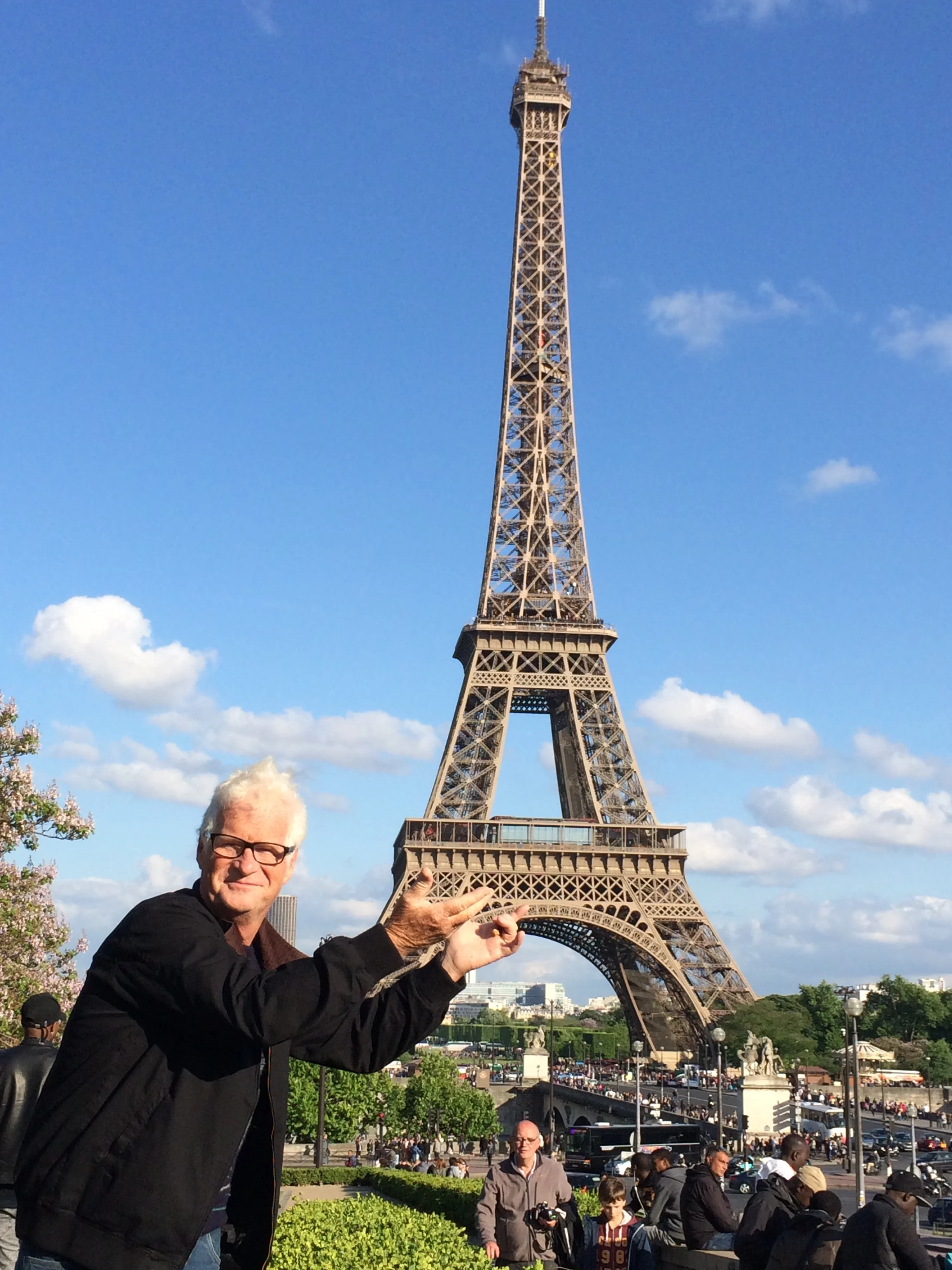 Mandala Magic offers you an art experience and something more in France.