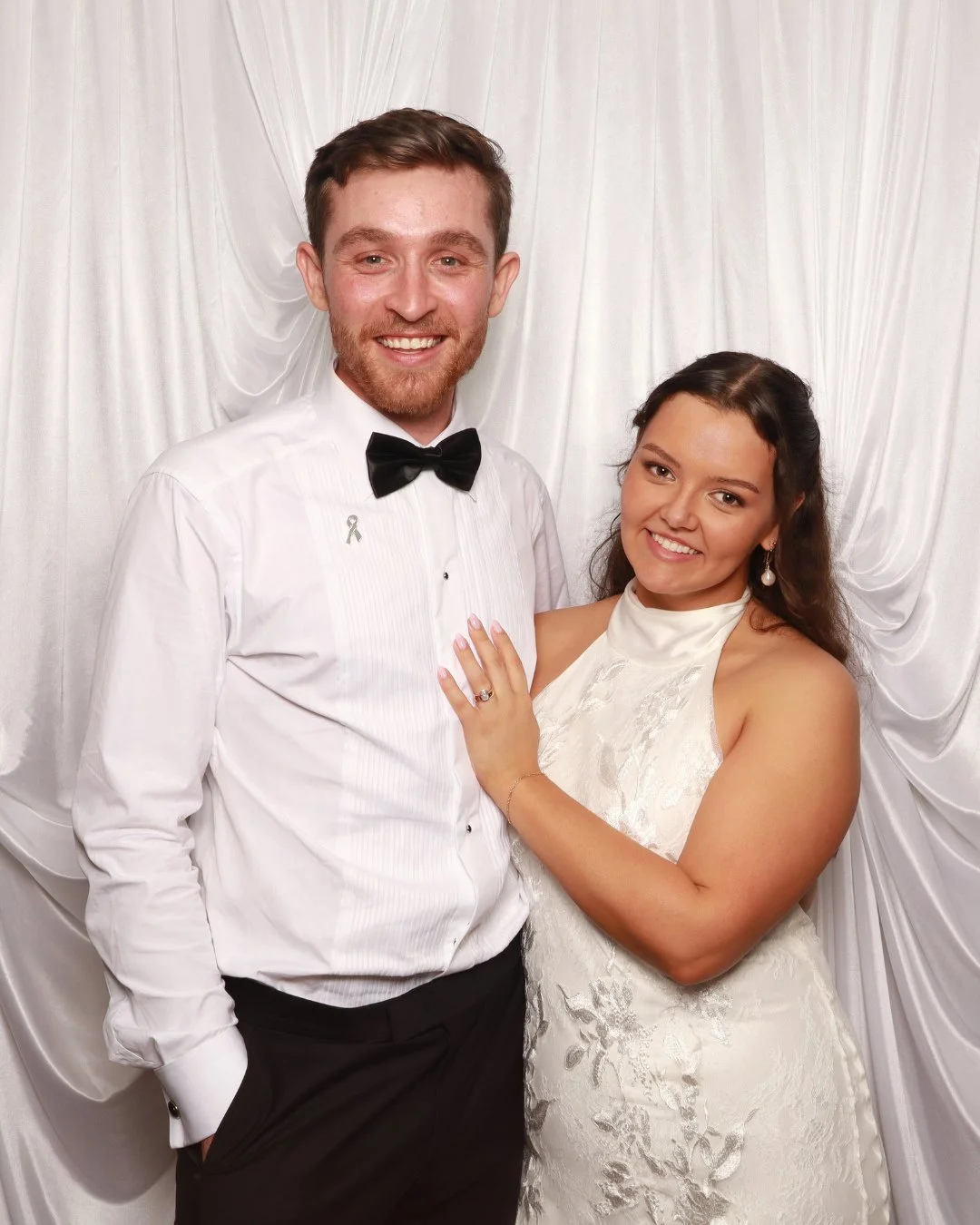 We just can't get enough of these two!⁠
⁠
Candid laughs, gorgeous portraits, and a draped backdrop that worked with every shot.⁠
⁠
One of those nights where every photo felt like a keeper ✨⁠
⁠
@headlandsweddings⁠
⁠
#SouthCoastPhotoBooth #SouthCoastWe