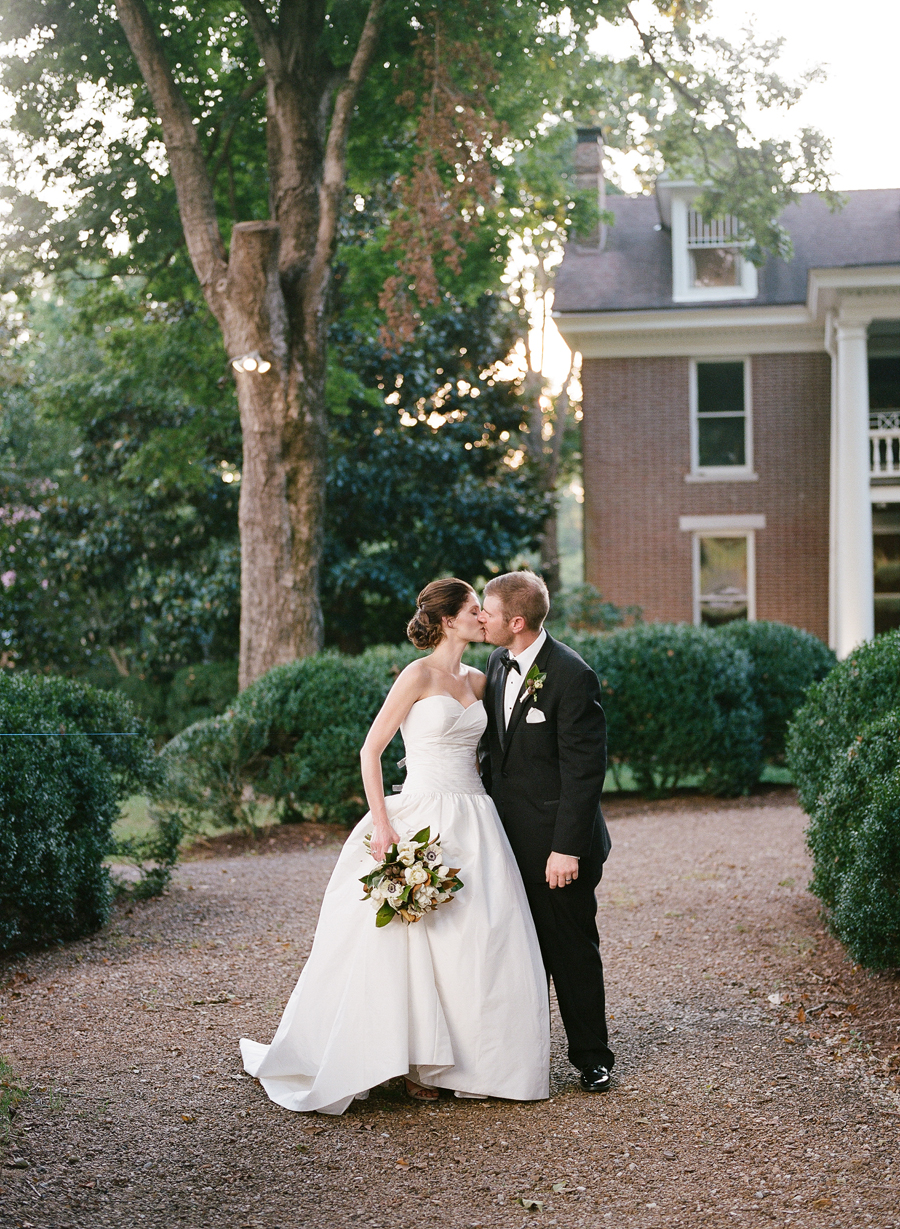 nashville-wedding-photography-inspiration-southern-colonial-homestead-manor-11.JPG