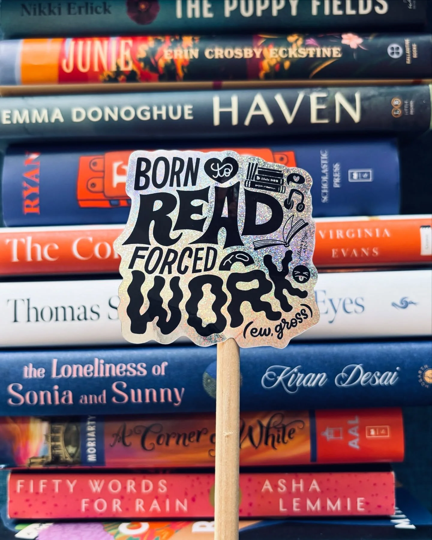And I LOVE my work&hellip; which tells you how much I love reading. My Patreon sticker of the month is photographed here with half of my TBR pile 🙈 

Need the sticker? Become a patron in January. 📚

#reading #bookish #bookgram #tbr #sticker