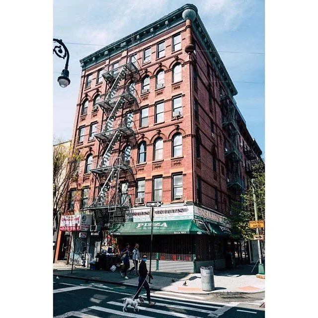 stanton st./orchard st.
.
.
.
Leica Q // 28mm Summilux // f3.5
.
.
.
#streetphotography #nyc #newyorkcity #photoeveryday #leica #leicaq #leicashooters #leicaphotography #leicaphoto #leicaworld #ourstreets #curiouscameraclub #streetphoto #streetsweekl
