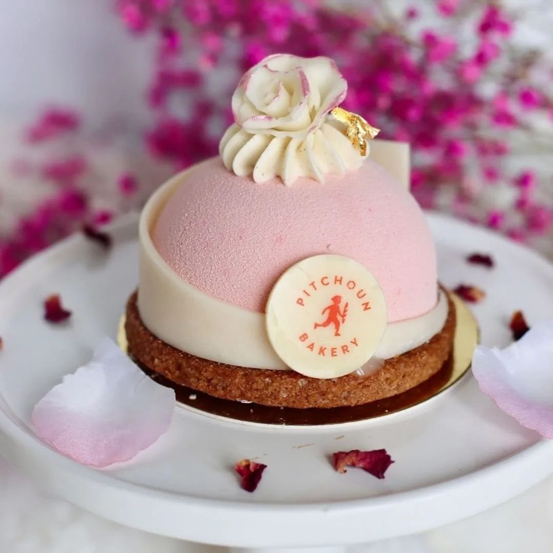 Starting May 31st, @pitchounbakery will delight you with the best French desserts for our #OhlalaNights * !✨️

But why waiting?...🤔😍

This Sunday is the perfect reason to indulge in award-winning French pastries in Los Angeles! 

Happy Mother's day