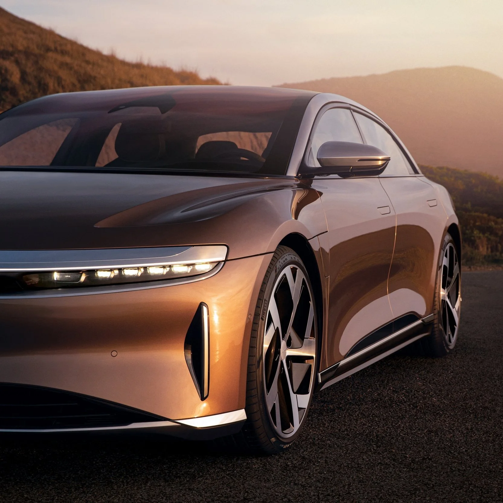 lucid-air-exterior-07.jpg