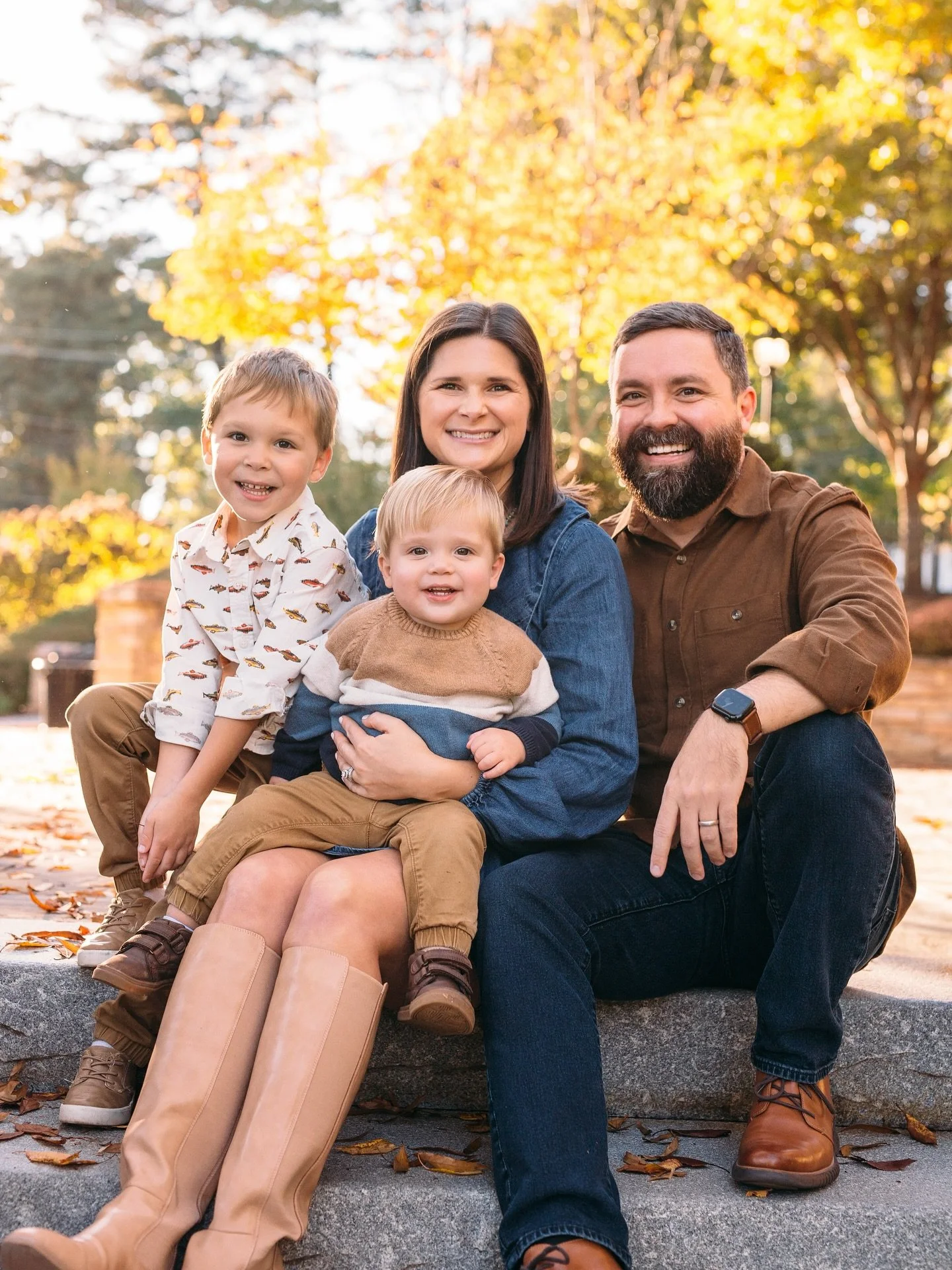 Message me to purchase a gift certificate for a photo shoot to use any time next year! It makes the perfect holiday gift for your friend who is about to have a baby or your mother in law who is always asking why there aren&rsquo;t more photos of her 